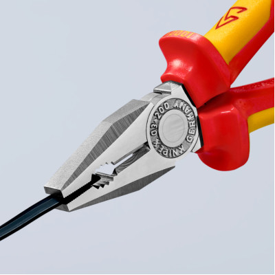 Плоскогубці комбіновані діелектричні KNIPEX 200 мм 03 06 200