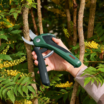Ножиці-секатор акумуляторні BOSCH EasyPrune 06008B2102
