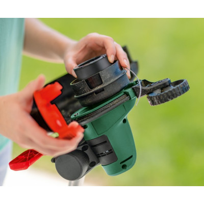 Тример акумуляторний BOSCH UniversalGrassCut 18V-260 06008C1D03