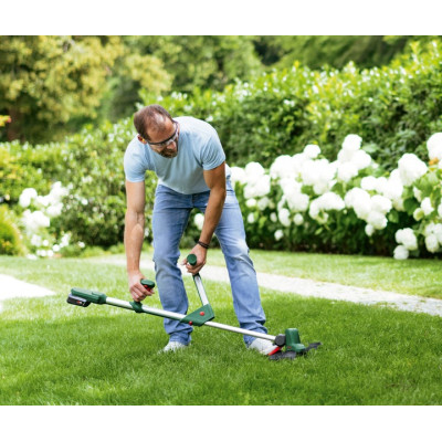 Тример акумуляторний BOSCH UniversalGrassCut 18V-260 06008C1D04 без АКБ