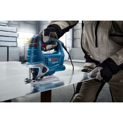Лобзик електричний BOSCH GST 750 Professional 06015B4121