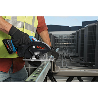 Дисковая пила аккумуляторная BOSCH GKM 18V-50 Professional 06016B8000 без АКБ