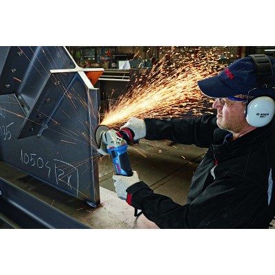 Кутова шліфмашина BOSCH GWS 19-125 CIE Professional 060179P002
