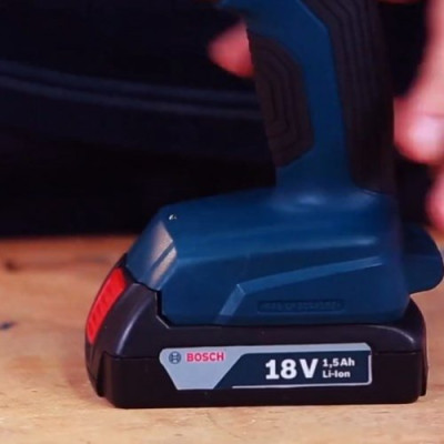Аккумуляторная ударная дрель-шуруповёрт Bosch GSB 180-LI