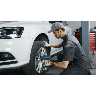 Гайковёрт ударный аккумуляторный BOSCH GDS 18V-400 Professional 06019K0021 без АКБ