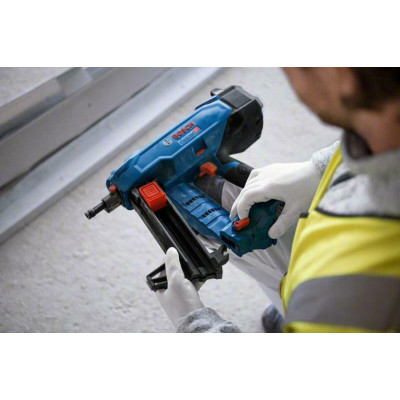 Цвяхозабивач акумуляторний BOSCH PRO GNB 18V-38 06019L7000 без АКБ