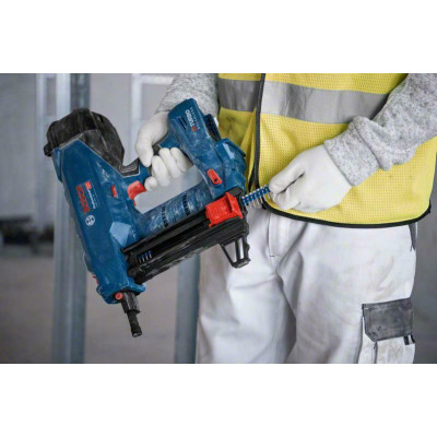 Цвяхозабивач акумуляторний BOSCH PRO GNB 18V-38 06019L7000 без АКБ