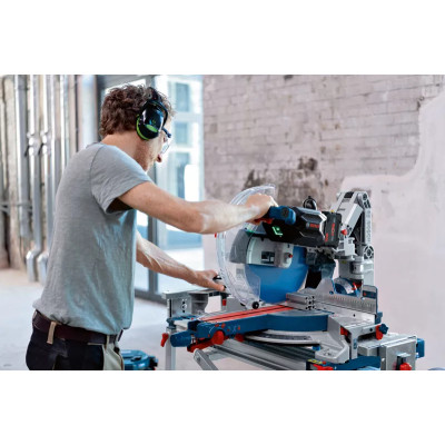 Торцювальна пила акумуляторна BOSCH GCM 18V-305 GDC Professional  0601B43000 без АКБ