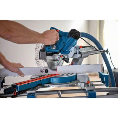 Торцовочная пила BOSCH GCM 305-216 D 0601B49000