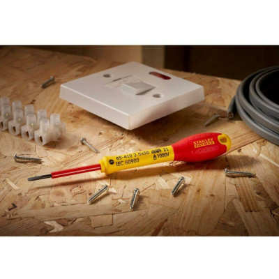 Викрутка діелектрична STANLEY FatMax VDE 1000V SL2.5х50 мм 0-65-410