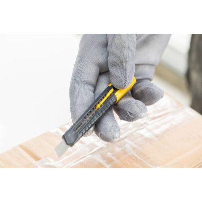 Нож сегментный STANLEY 9 мм 1-10-150