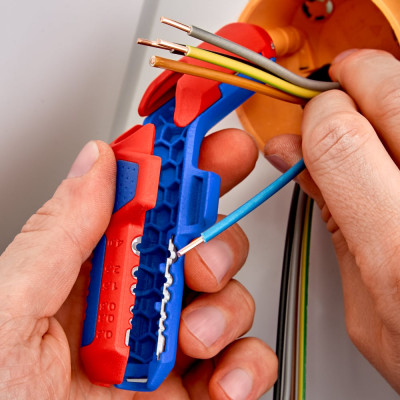 Инструмент универсальный для удаления изоляции KNIPEX ErgoStrip PV 16 95 03 SB