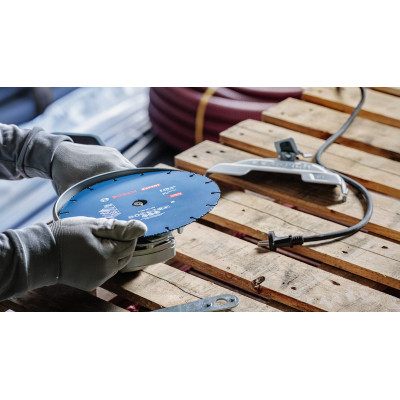 Круг відрізний універсальний BOSCH EXPERT Multi Material 230х22.23 мм 2608901682