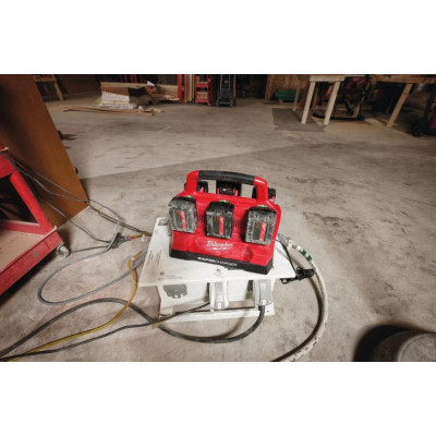 Зарядное устройство Milwaukee M18 PC6 Li-Ion 18 В 4932480162