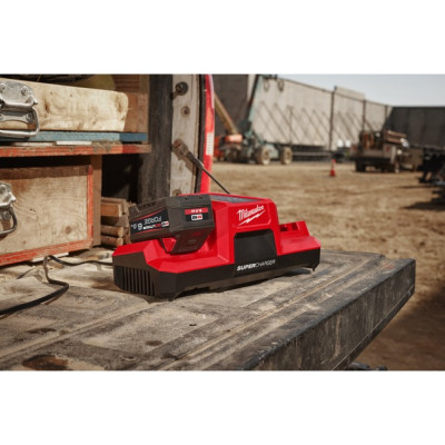Зарядний пристрій Milwaukee Li-Ion 18 В M18 DBSC 4932492531