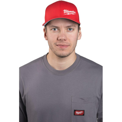 Бейсболка Milwaukee BCS RD S/M 4932493099