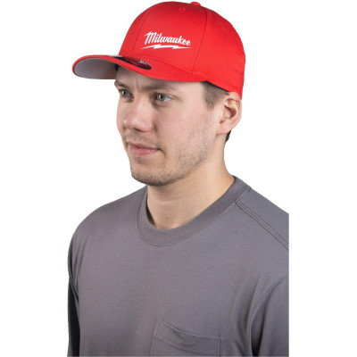 Бейсболка Milwaukee BCS RD S/M 4932493099