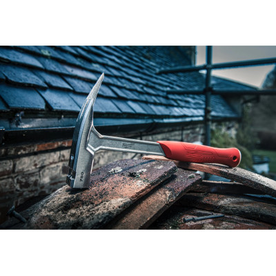 Стальной молоток с прямым гвоздодёром Milwaukee 750 г 4932493655