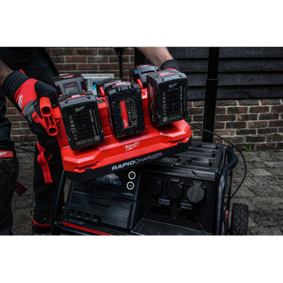 Зарядний пристрій Milwaukee Packout Li-Ion 18 В M18 MPC6 4932498551