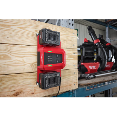 Зарядное устройство Milwaukee M18 MDBSC Li-Ion 18 В 4932498557