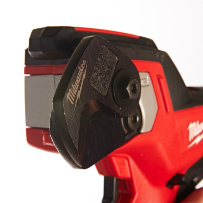 Аккумуляторный кабелерез Milwaukee M12 CC-0 4933431600 без АКБ