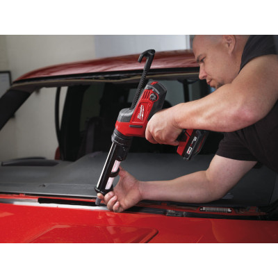 Клеевой пистолет Milwaukee M12 PCG/310C-201B 4933441655
