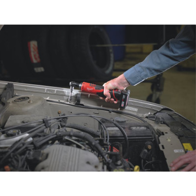Гайковерт кутовий акумуляторний Milwaukee M12 IR-201B 1/4 4933441725