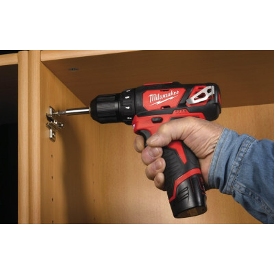 Дрель-шуруповёрт аккумуляторная Milwaukee M12 BDD-0 4933441930 без АКБ