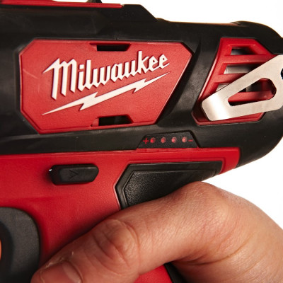 Дриль-шуруповерт ударний акумуляторний Milwaukee M12 BPD-202C 4933441940