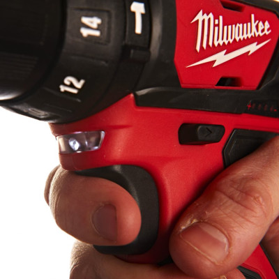Дрель-шуруповёрт ударная аккумуляторная Milwaukee M12 BPD-0 4933441950 без АКБ