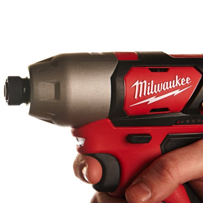 Винтовёрт аккумуляторный ударный Milwaukee M12 BID-0 4933441955 без АКБ