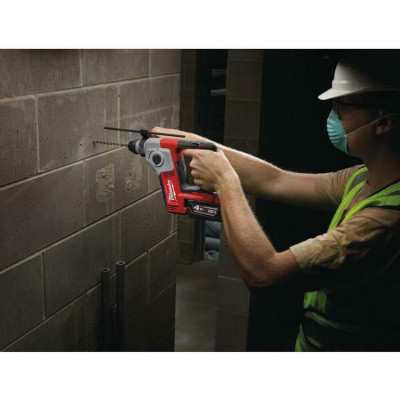 Перфоратор акумуляторний Milwaukee M18 BH-402C 4933443330