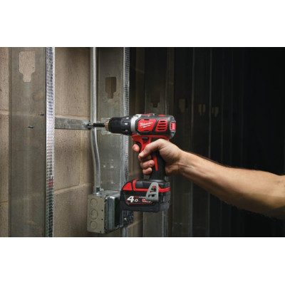 Дрель-шуруповёрт аккумуляторный Milwaukee M18 BDD-202C 4933443555