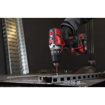 Дрель-шуруповёрт аккумуляторный Milwaukee M18 BDD-202C 4933443555