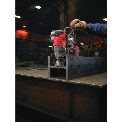 Аккумуляторная дрель на магнитной станине Milwaukee M18 FMDP-502C 4933451012
