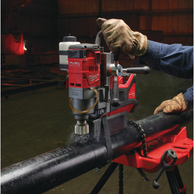 Аккумуляторная дрель на магнитной станине Milwaukee M18 FMDP-502C 4933451012