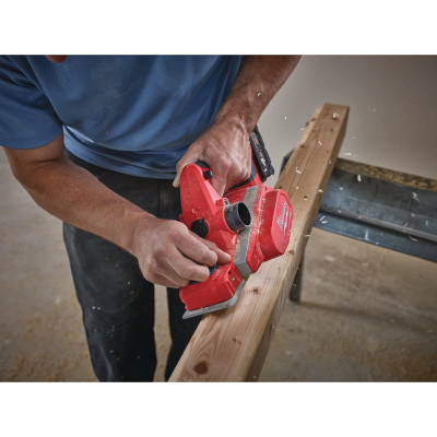 Рубанок аккумуляторный Milwaukee M18 BP-402C 4933451114