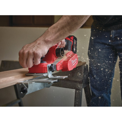 Рубанок аккумуляторный Milwaukee M18 BP-402C 4933451114