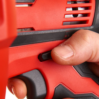Аккумуляторная прочистная машина Milwaukee M12 BDC8-202C 4933451633