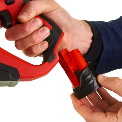 Акумуляторна прочисна машина Milwaukee M12 BDC6-0C 4933451634 без АКБ