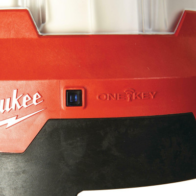 Фонарь светодиодный аккумуляторный Milwaukee M18 ONESLSP-0 4933459158 без АКБ