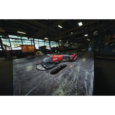 Угловая шлифмашина аккумуляторная Milwaukee M18 FLAG230XPDB-121C 4933464115