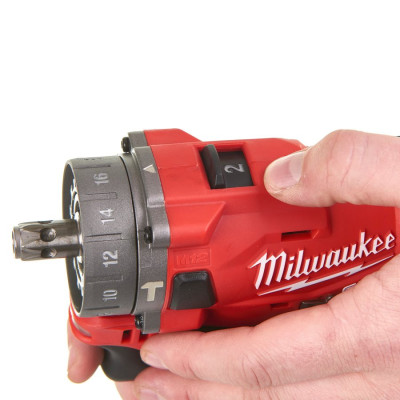 Дриль-шуруповерт ударний акумуляторний зі змінними насадками Milwaukee M12 FPDXKIT-202X 4933464138