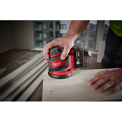 Ексцентрикова шліфмашина акумуляторна Milwaukee M18 BOS125-502B 4933464229