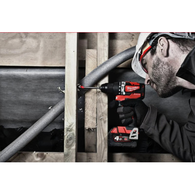 Дрель-шуруповёрт ударная аккумуляторная Milwaukee M18 CBLPD-202C 4933464320