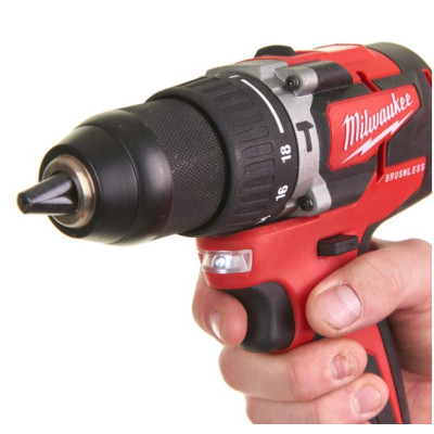 Дрель-шуруповерт аккумуляторная ударная Milwaukee M18 CBLPD-502C 4933464558