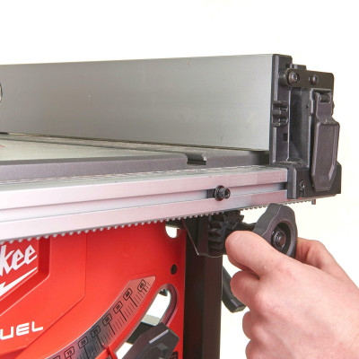 Циркулярна пила акумуляторна Milwaukee M18 FTS210-0 4933464722 без АКБ
