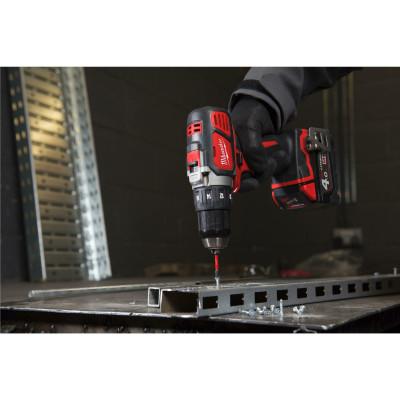Дрель-шуруповёрт аккумуляторная Milwaukee M18 BDD-402CA 4933464942