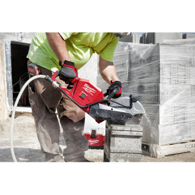 Відрізна машина акумуляторна Milwaukee M18 FCOS230-121 4933471697