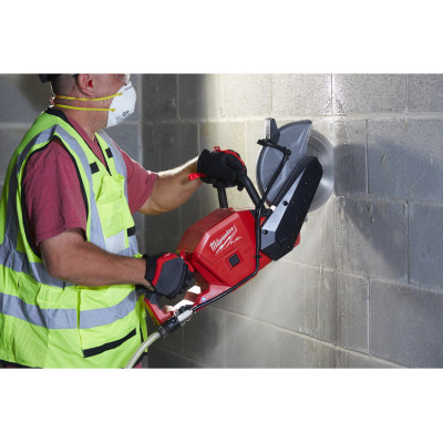 Відрізна машина акумуляторна Milwaukee M18 FCOS230-121 4933471697